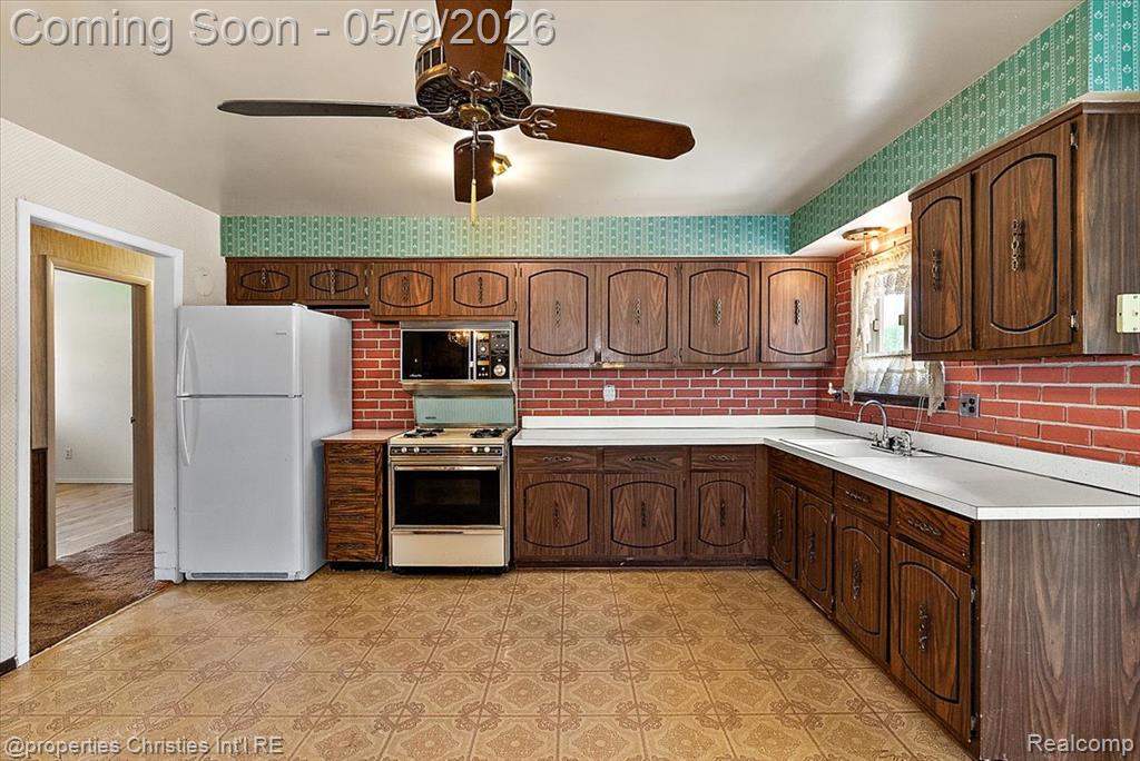 5894 Heyer Street, Romulus, MI 48174 — Photo 16