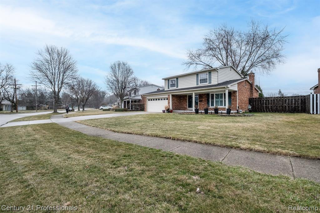 4256 BIEBER Drive, Sterling Heights, MI 48310 — Photo 3