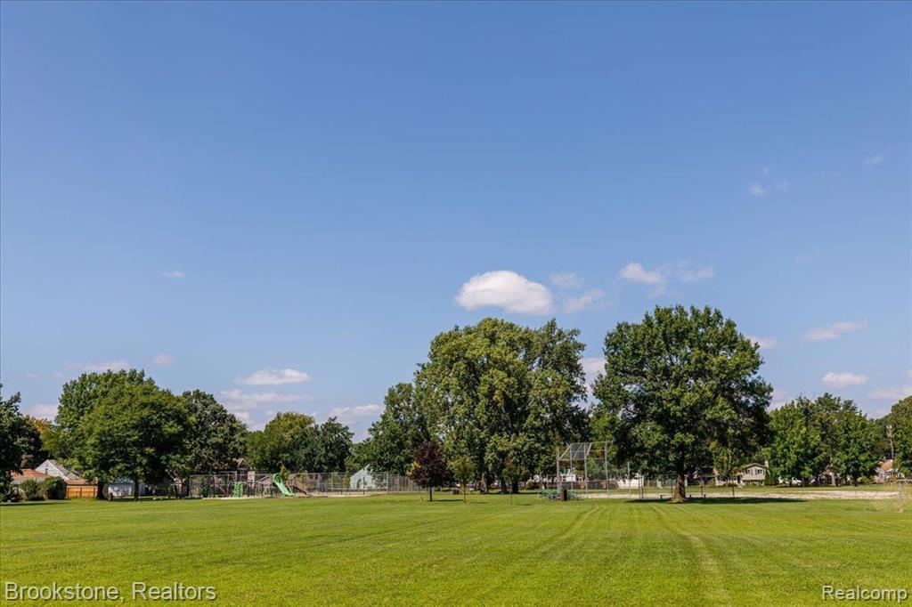 516 N EDGEWORTH Avenue, Royal Oak, MI 48067 — Photo 32