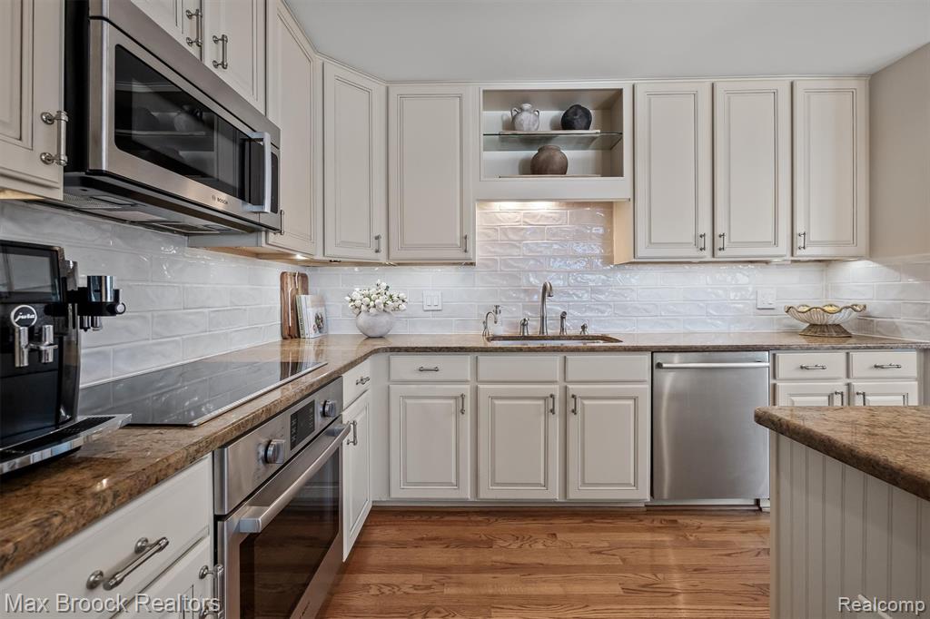 5101 Village Commons Drive, West Bloomfield, MI — Photo 14