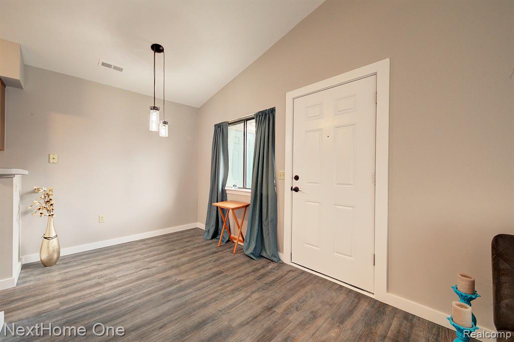 400 SPRING BROOKE Drive, Brighton, MI 48116 — Photo 6