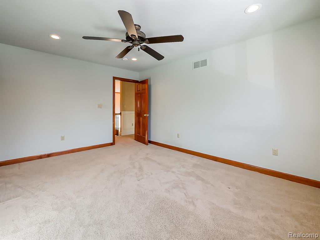 7364 Essex Drive, West Bloomfield, MI — Photo 49