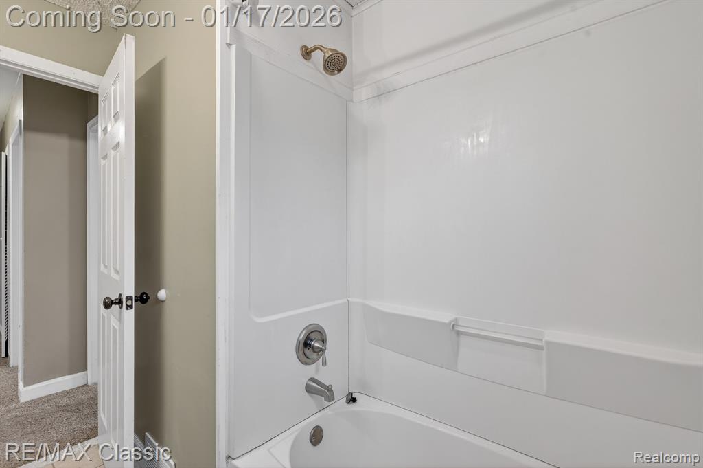 7346 S Shaker Drive, Waterford, MI 48327 — Photo 18