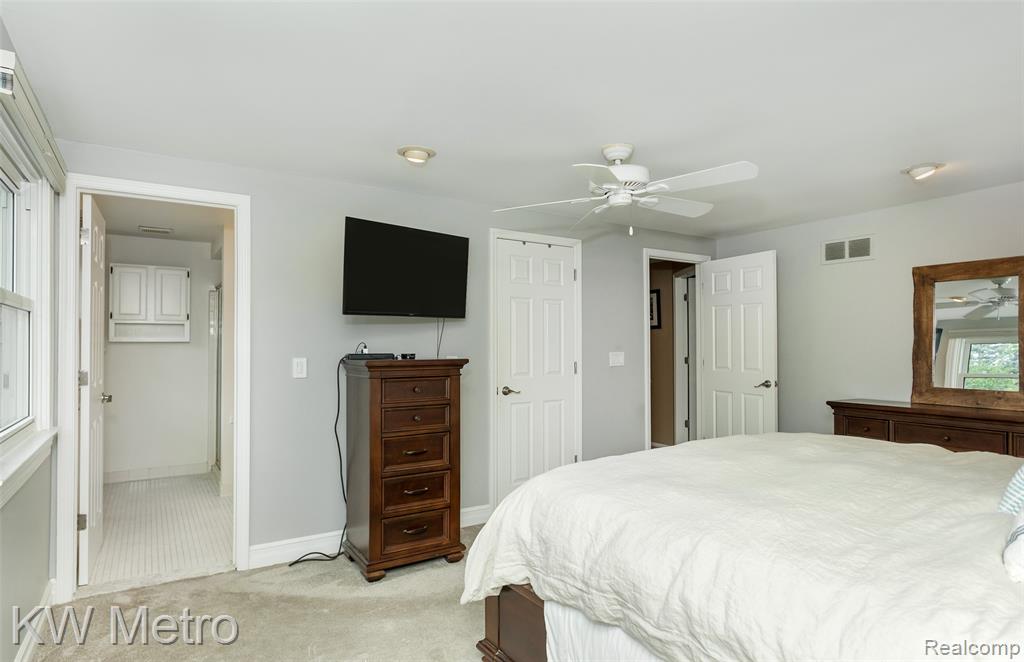 635 Timberline Drive, Rochester Hills, MI 48309 — Photo 24