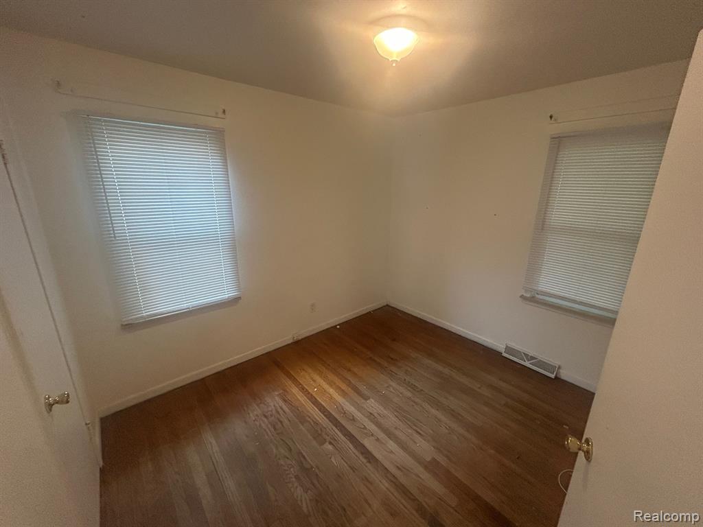 7040 WESTMINSTER Avenue, Warren, MI 48091 — Photo 7