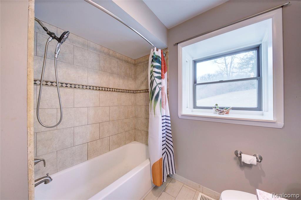 2718 Sexton Road, Howell, MI 48843 — Photo 18