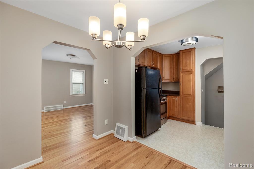 912 N Edison Avenue, Royal Oak, MI 48067 — Photo 6