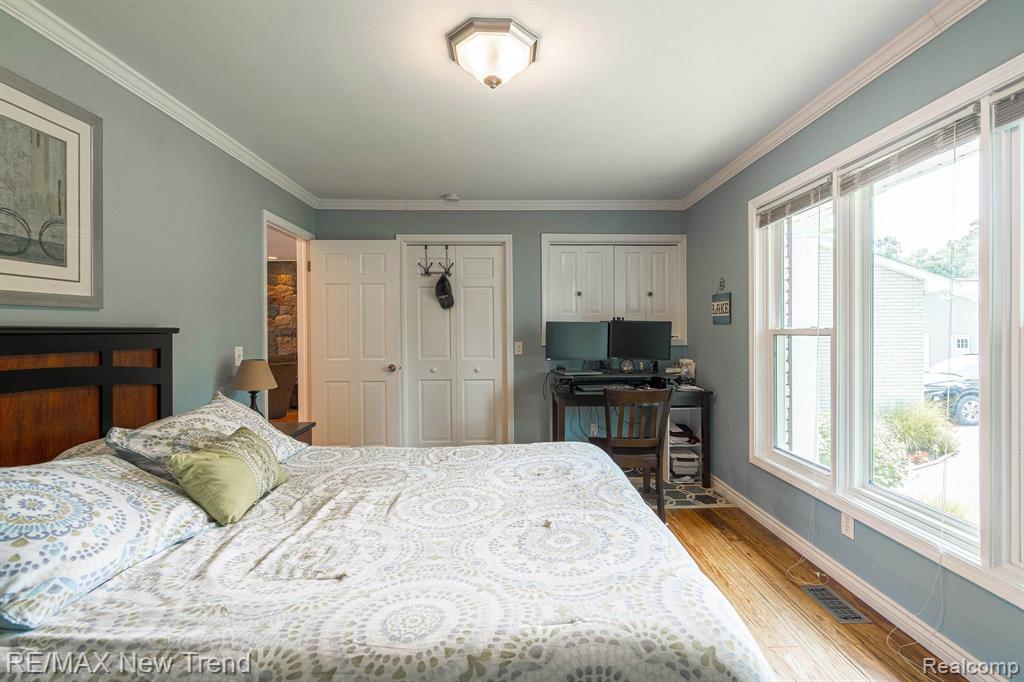 6768 HATCHERY Road, Waterford, MI 48327 — Photo 38
