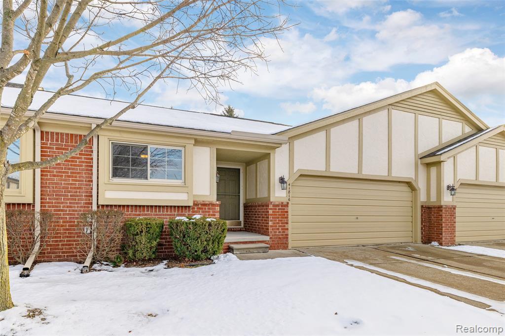 41816 Greenwood Lane, Clinton Twp, MI 48038 — Photo 2
