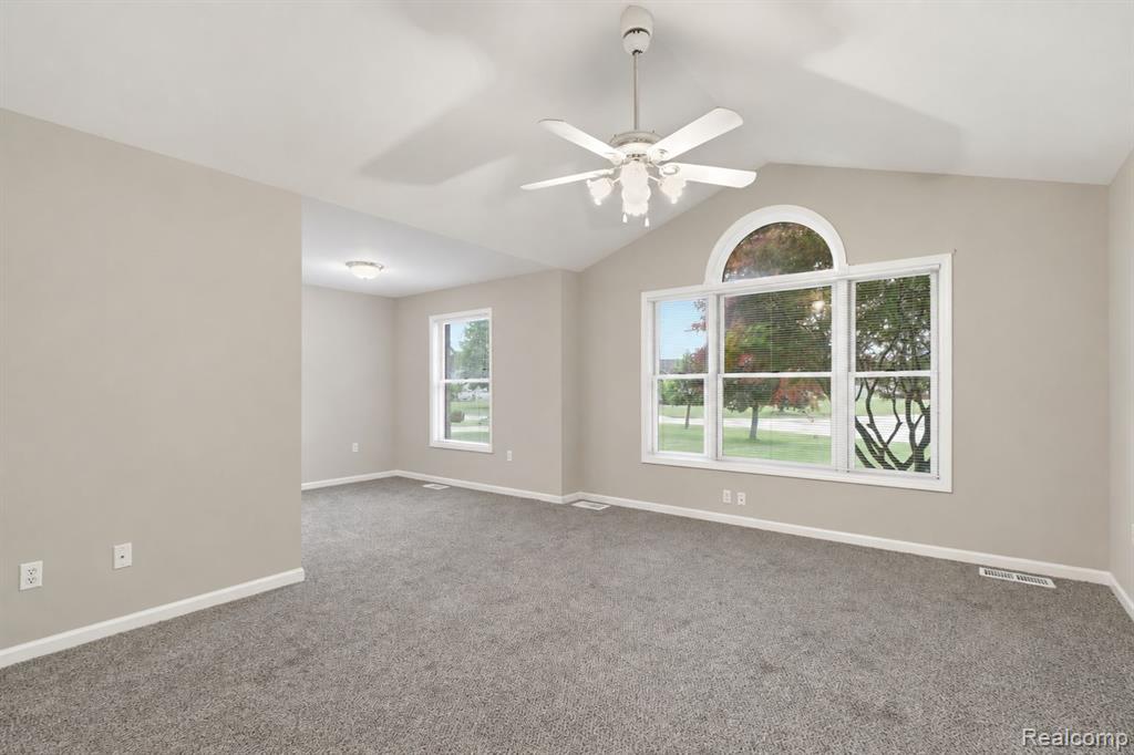 8091 Prestonwood Court, Flushing, MI 48433 — Photo 18