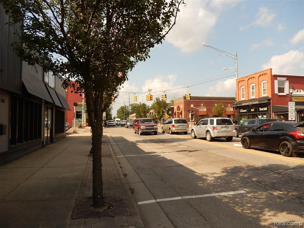 333 S LAFAYETTE Street, South Lyon, MI 48178 — Photo 4