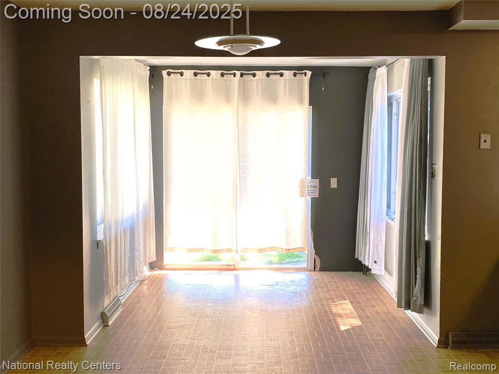 7288 Kingsbury Street, Dearborn Heights, MI 48127 — Photo 13