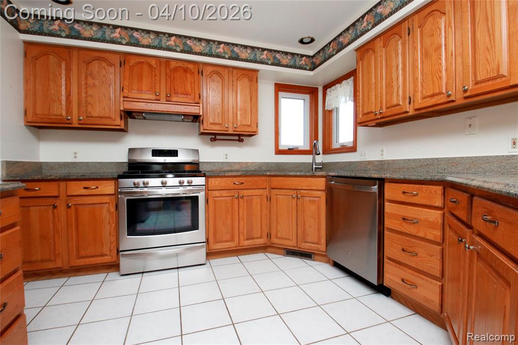 835 Winn Lake Road, Lapeer, MI 48446 — Photo 12