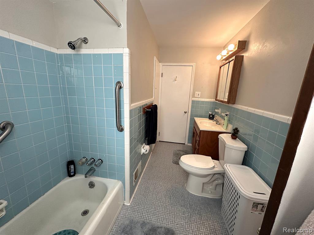 4992 MCKINLEY Street, Dearborn Heights, MI 48125 — Photo 23
