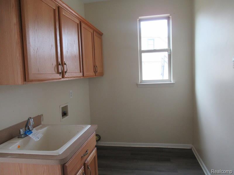 21406 Carlton Drive, Macomb, MI 48044 — Photo 11