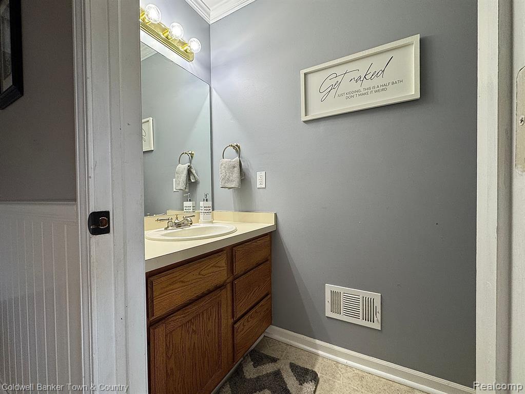 915 TANAGER Trail, Howell, MI 48843 — Photo 16