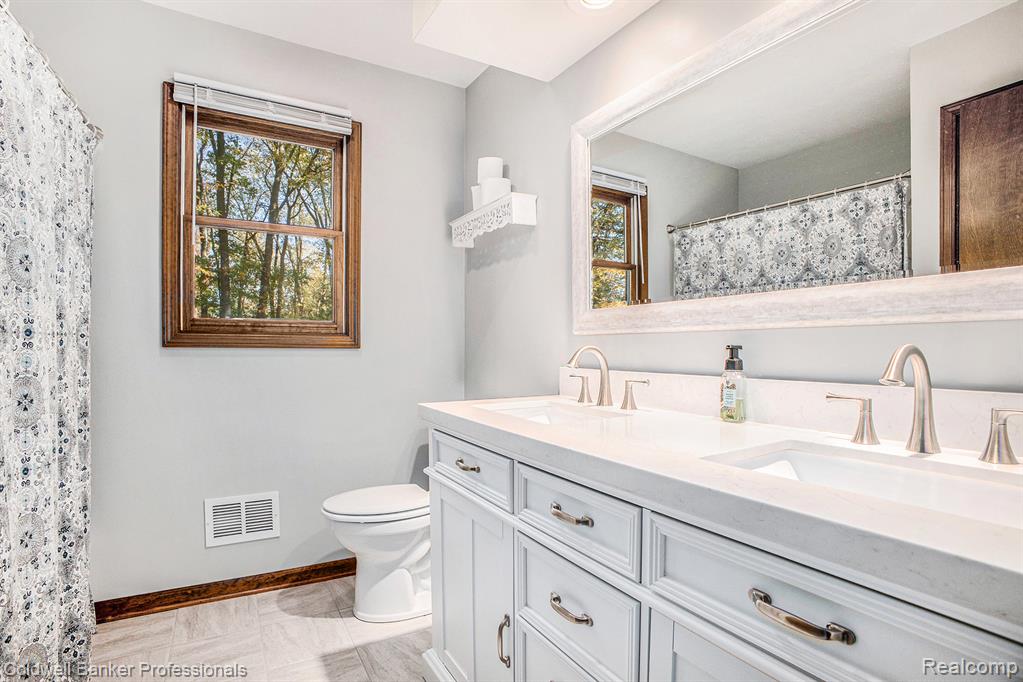 503 E Geneva Drive, Dewitt, MI 48820 — Photo 16