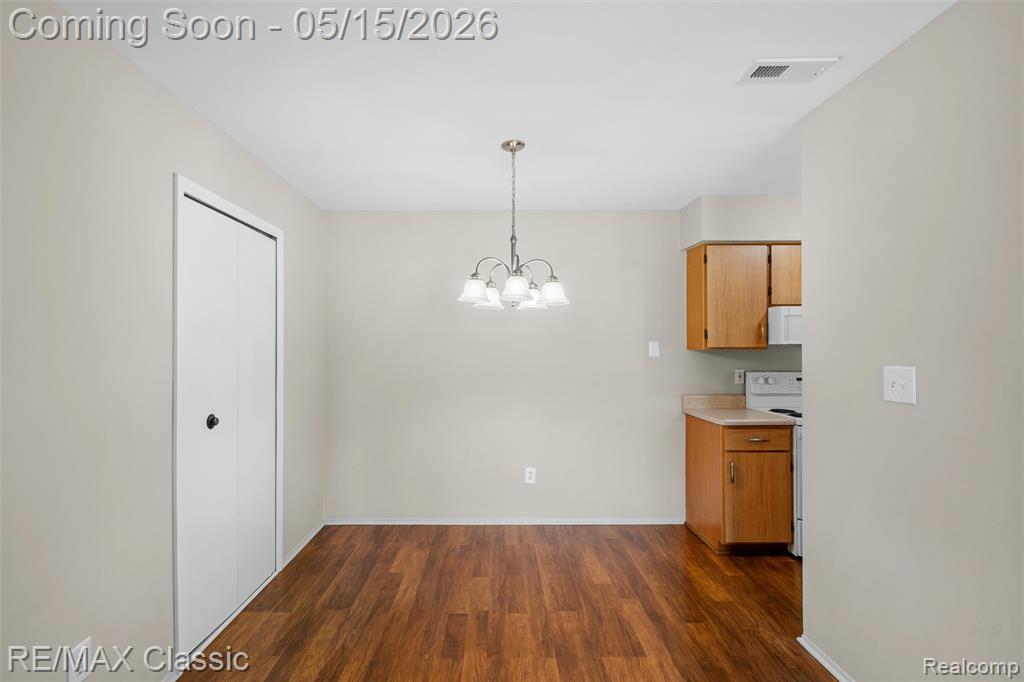 7362 Manor Circle, 203, Westland, MI — Photo 9