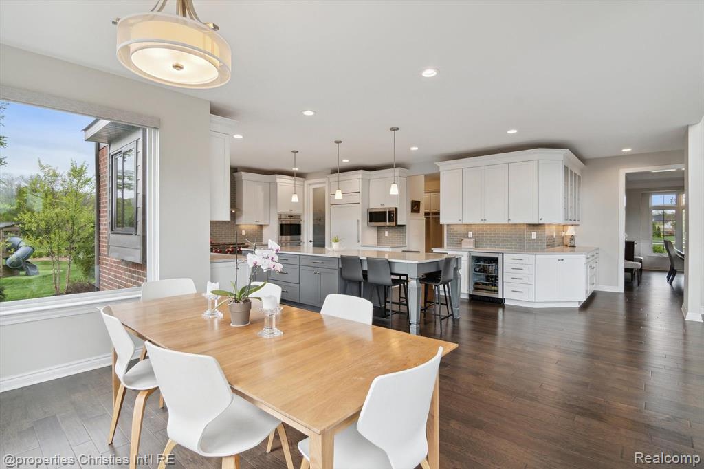 47660 WALES, Northville, MI 48167 — Photo 24