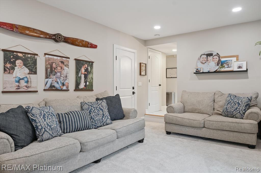 572 Old Creek Drive, Saline, MI 48176 — Photo 19