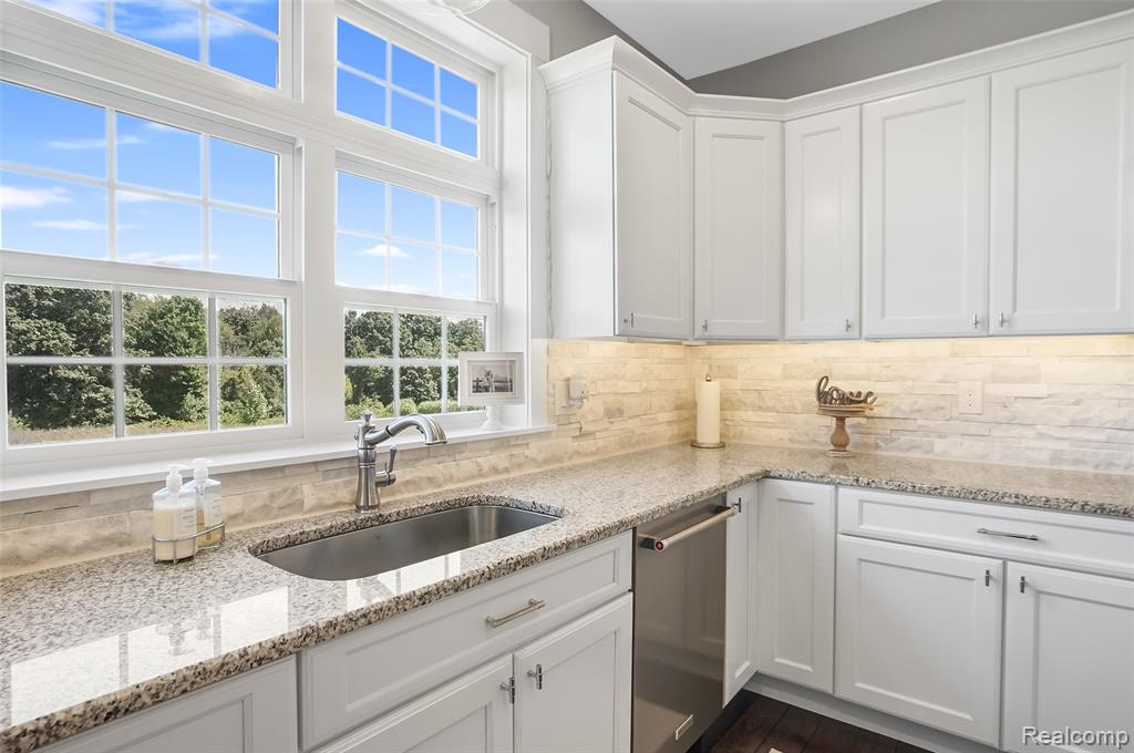 5348 Stone Garden Drive, Howell, MI 48843 — Photo 14