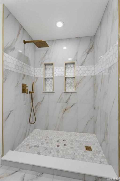 6780 Lee Crest Drive, West Bloomfield, MI — Photo 50