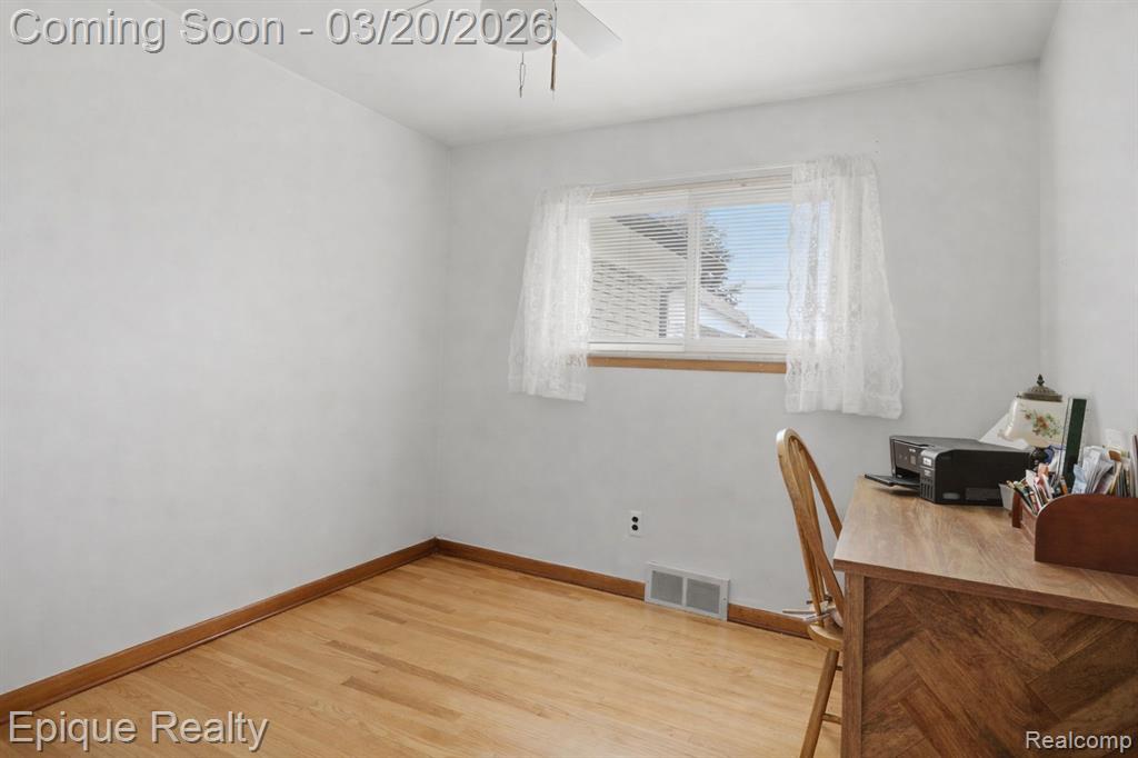 4272 Gunther Drive, Sterling Heights, MI 48310 — Photo 18