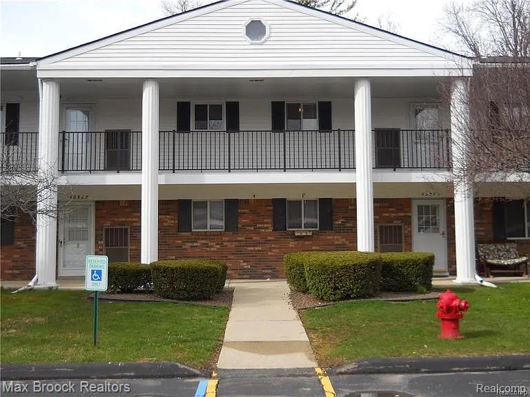 42556 Plymouth Hollow Drive, Plymouth, MI 48170 — front exterior