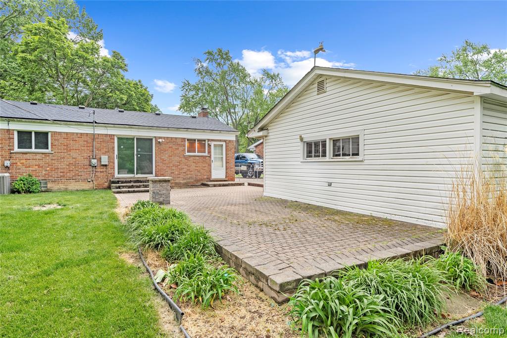 26916 Rouge River Drive, Dearborn Heights, MI 48127 — Photo 45