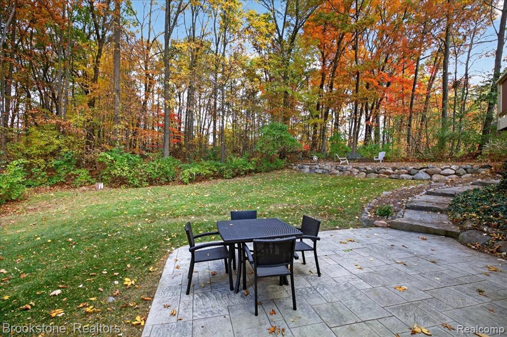 9748 Forest Ridge Drive, Clarkston, MI 48348 — Photo 6