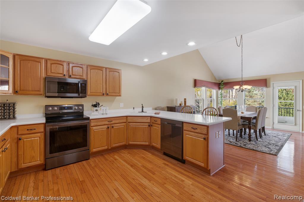 4881 Spring Meadow Drive, Clarkston, MI 48348 — Photo 17