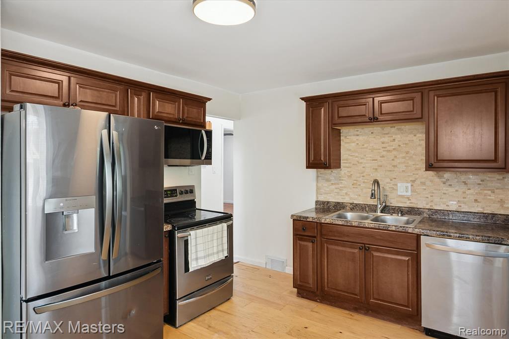 6835 Gilman Street, Garden City, MI — Photo 22