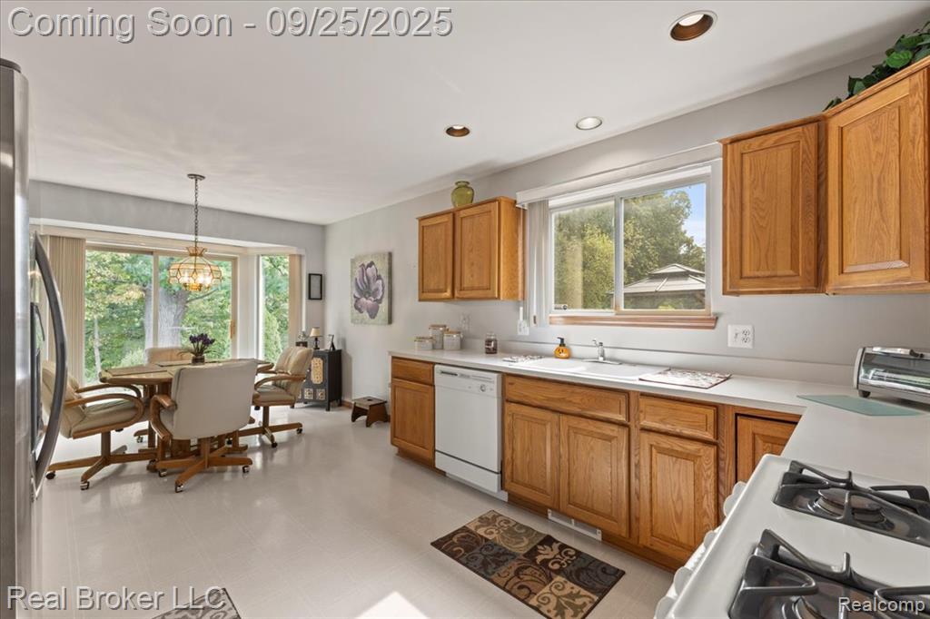 46526 Serenity Drive, Macomb, MI 48044 — Photo 20