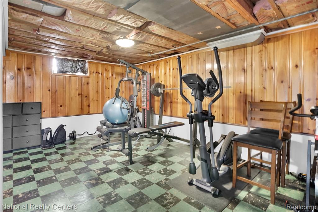 951 E Garfield Avenue, Hazel Park, MI 48030 — Photo 14