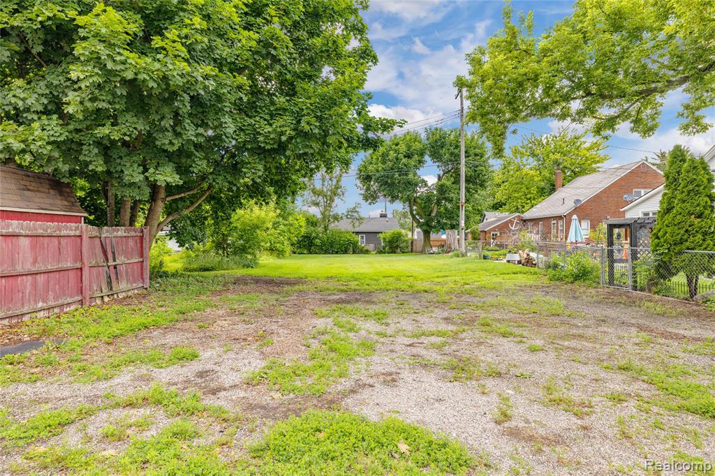 501 Broadway Street, Marine, MI — Photo 10