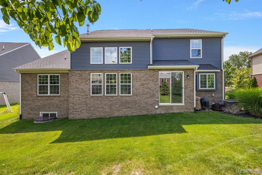 406 AMELIA Circle, South Lyon, MI 48178 — Photo 64