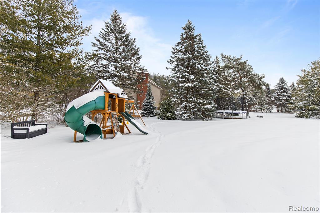 7997 BROOKWOOD Drive, Clarkston, MI 48348 — Photo 54