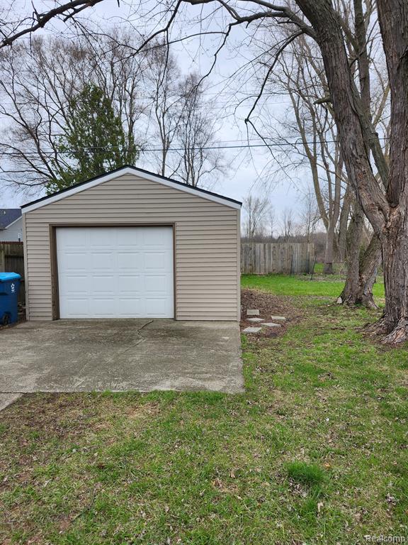 732 HARTNER Drive, Holly, MI 48442 — Photo 2