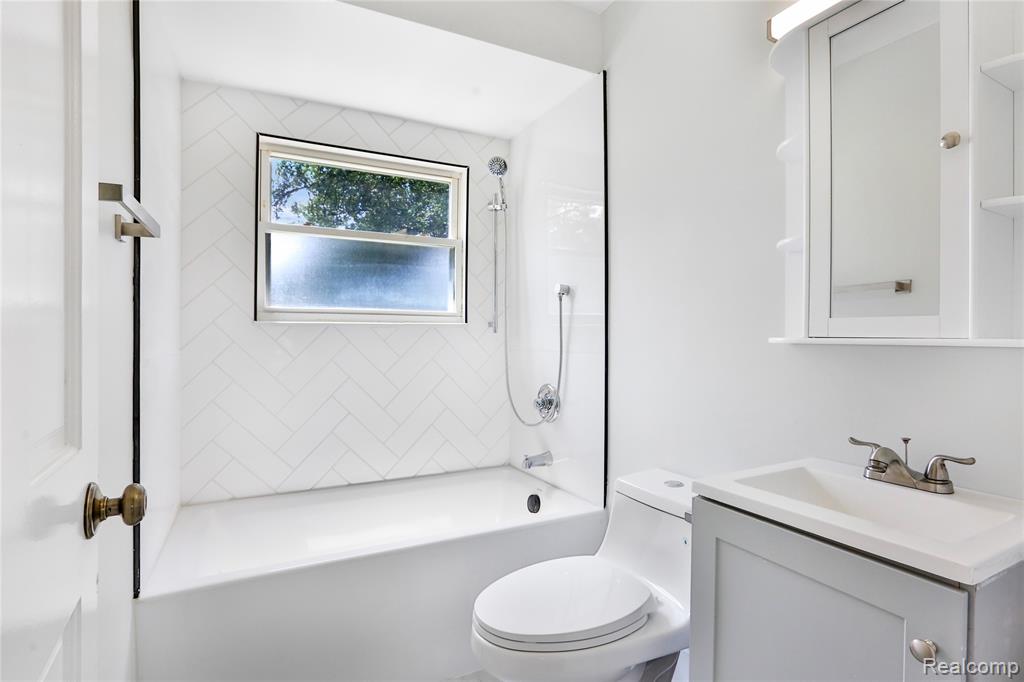 6936 Ryburn Street, Shelby Twp, MI 48317 — Photo 12