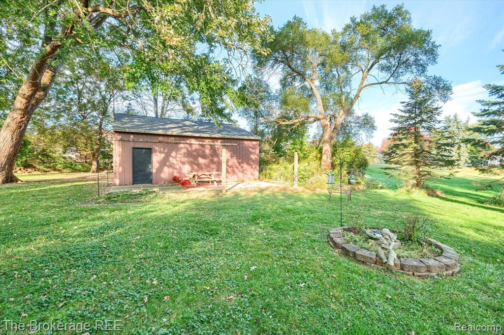 9223 Lapeer Road, Davison, MI 48423 — Photo 10