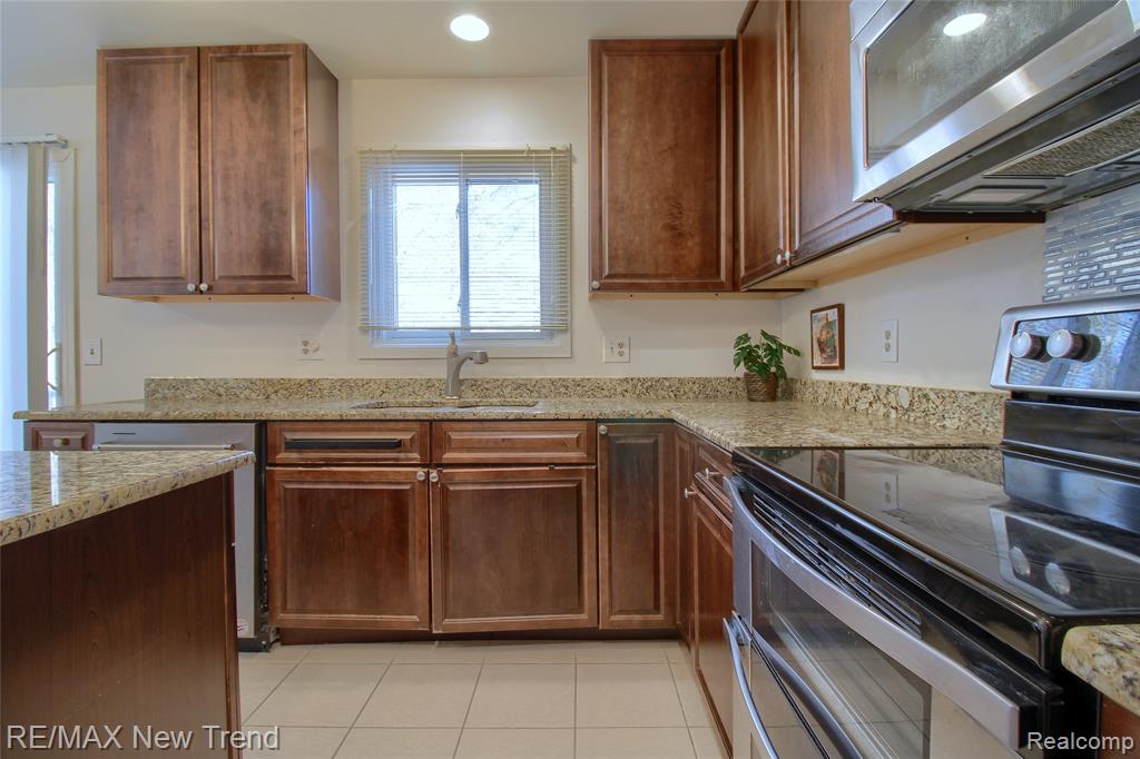 44420 Wright Way, Novi, MI — Photo 12