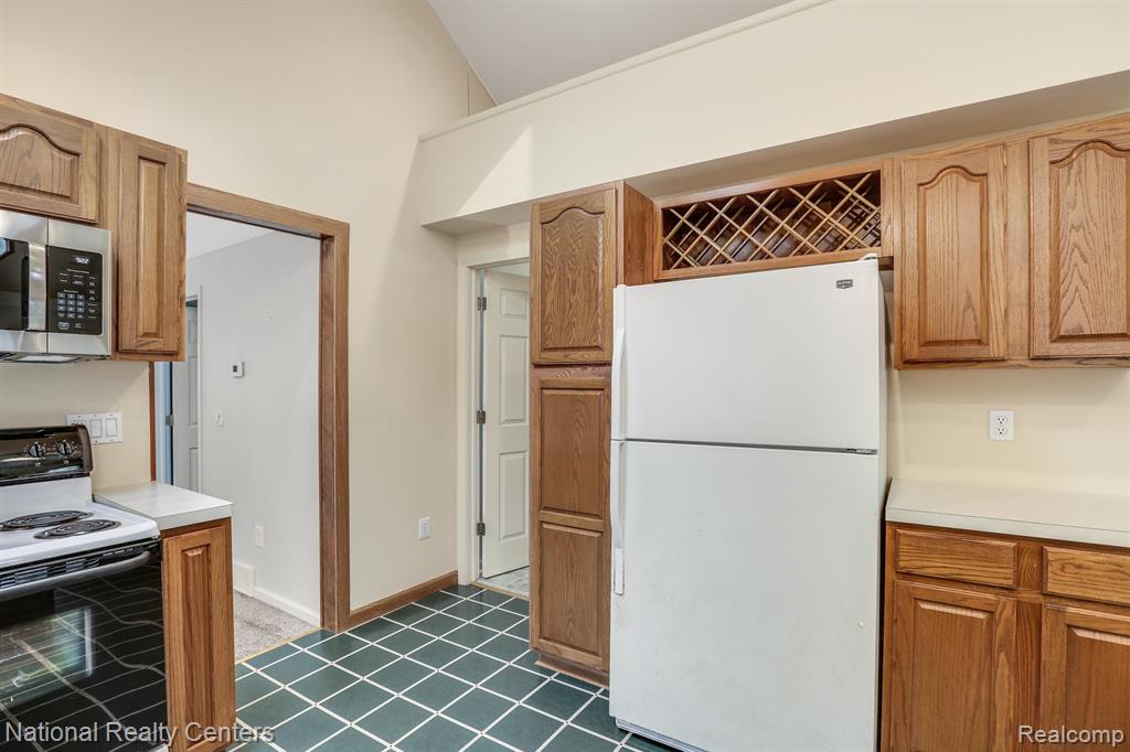 330 BEACHWAY Street, Whitmore Lake, MI 48189 — Photo 19