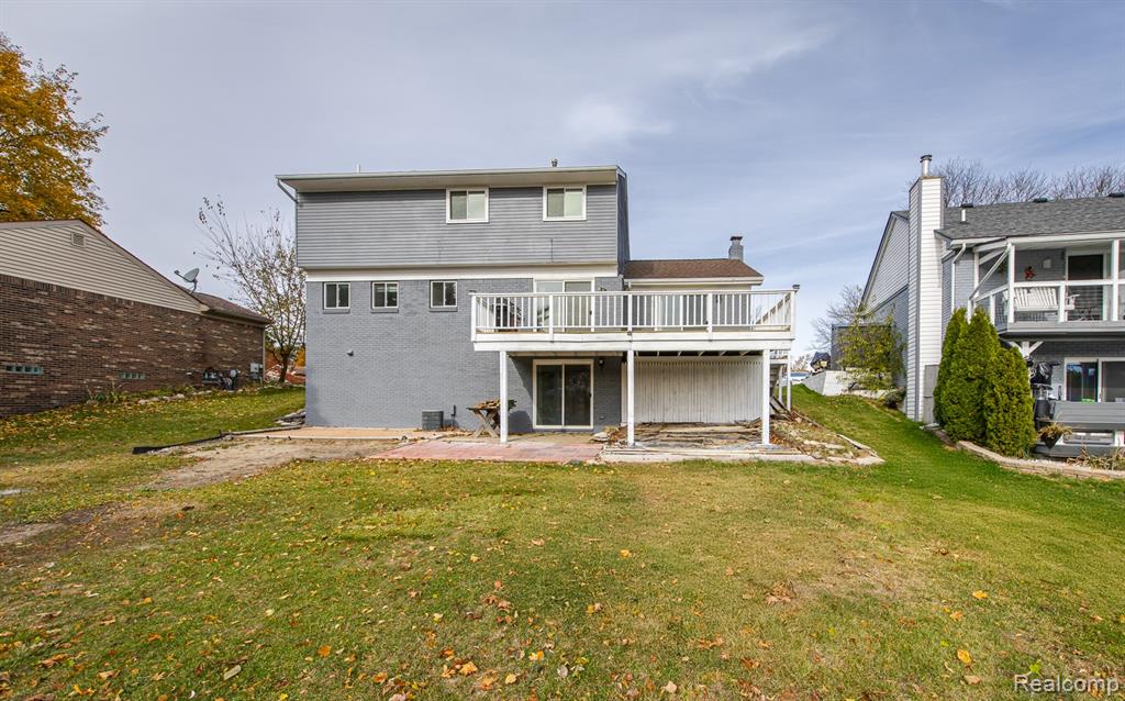 4851 Shoreline Boulevard, Waterford, MI 48329 — Photo 39