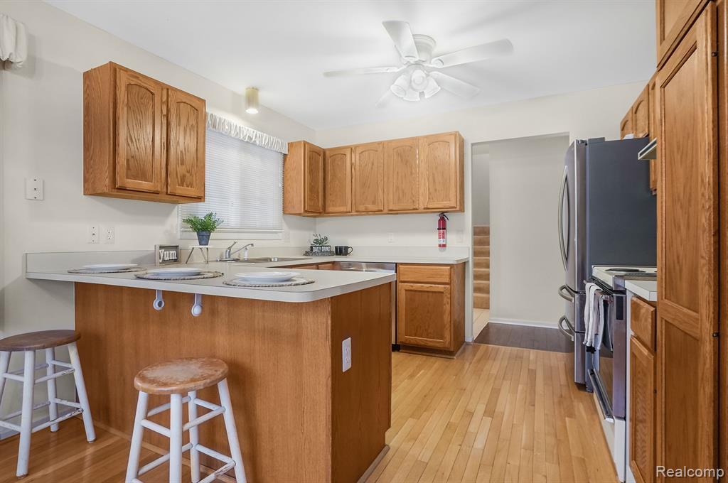 1000 PINEWOOD, Brighton, MI 48116 — Photo 16