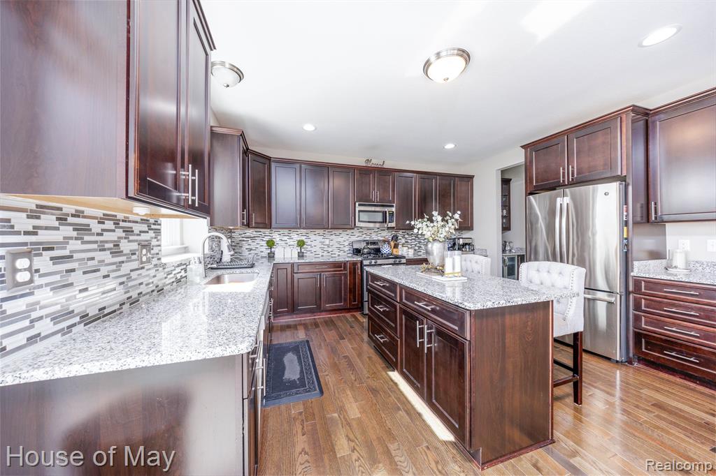 5312 VINEYARD Street, Commerce Twp, MI 48382 — Photo 7