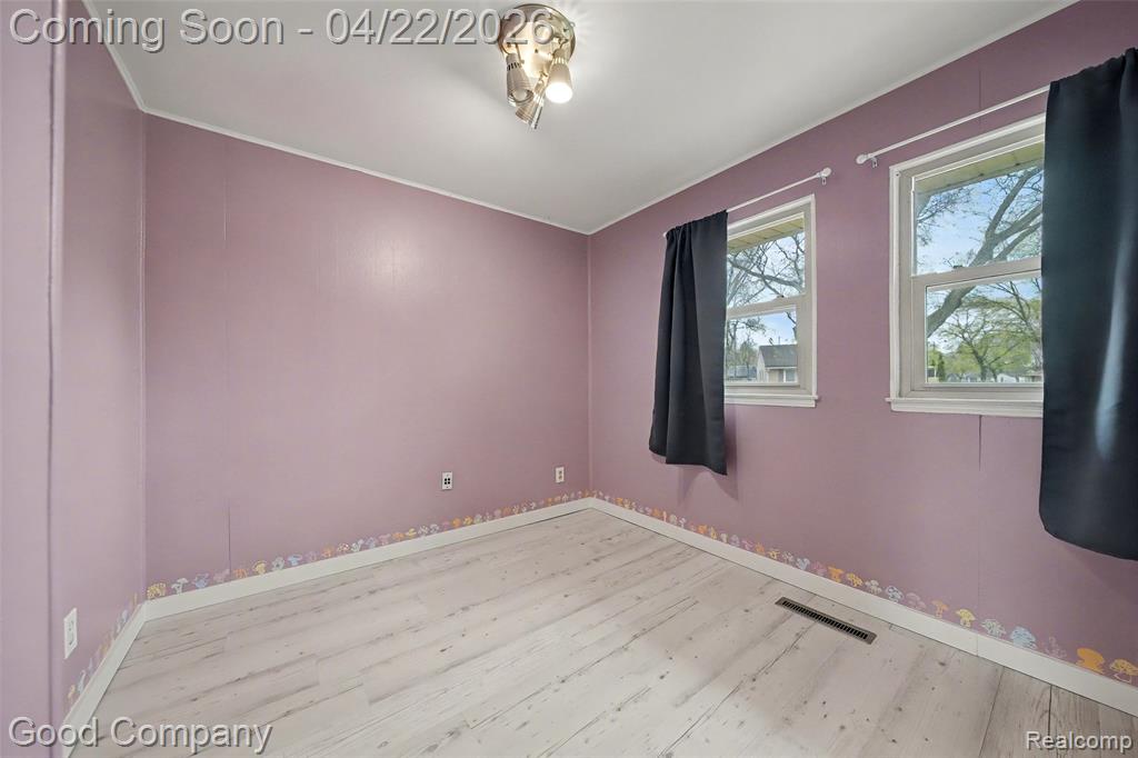 10280 Troy Street, Oak Park, MI 48237 — Photo 15