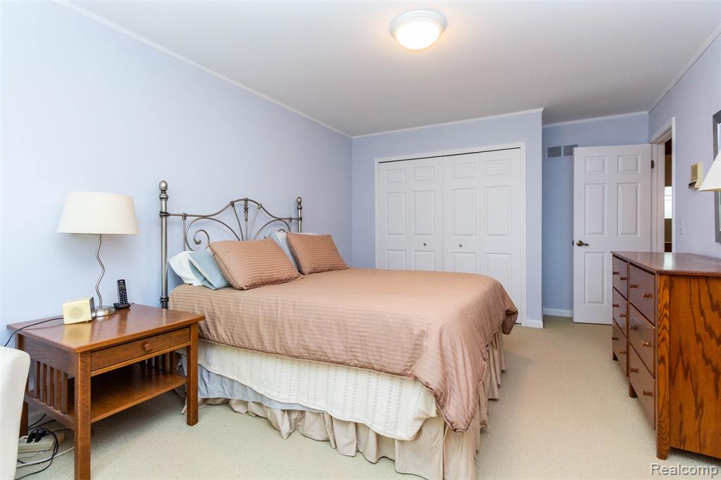 5423 HAUSER Way, West Bloomfield, MI 48323 — Photo 32