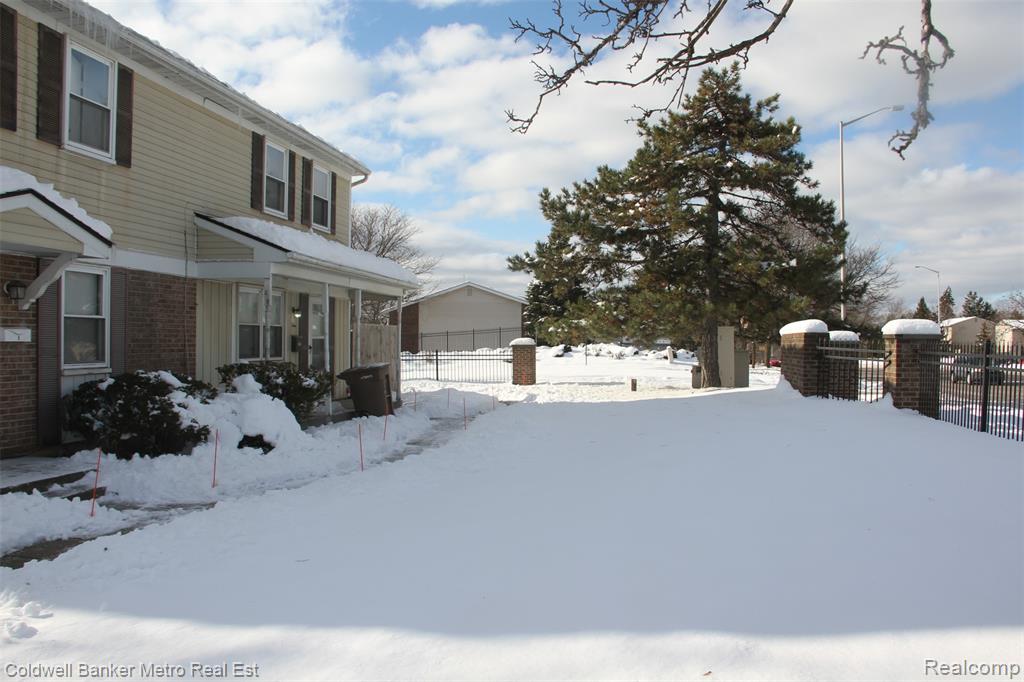 6 Beechwoode Lane, Pontiac, MI 48340 — Photo 14