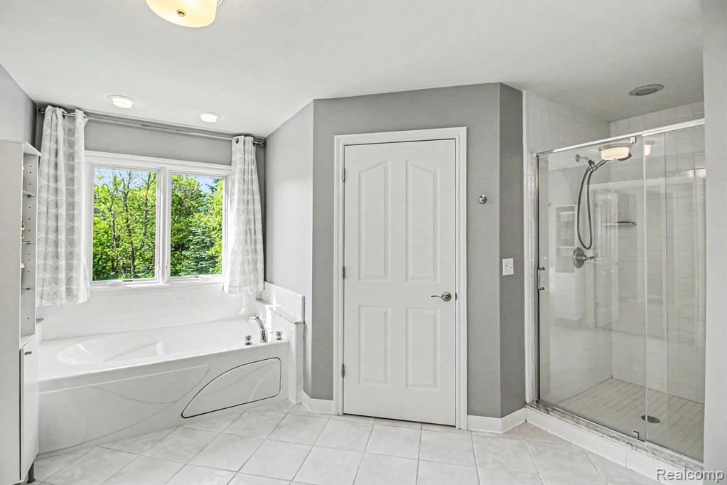 9367 Wildflower Way, Davisburg, MI 48350 — Photo 30