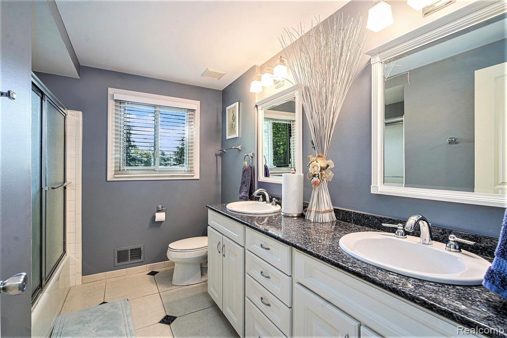 16155 WINCHESTER Drive, Northville, MI 48168 — Photo 29